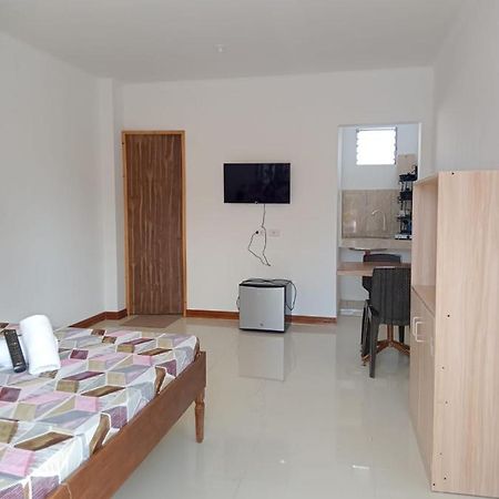 __Aplaridel Inn Suites__ Angeles Kültér fotó